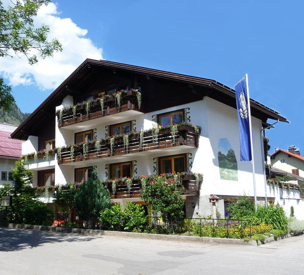 Hotel Restaurant Amadeus - Inclusive Skipass Und Vieles Mehr Bad Hindelang Exterior foto